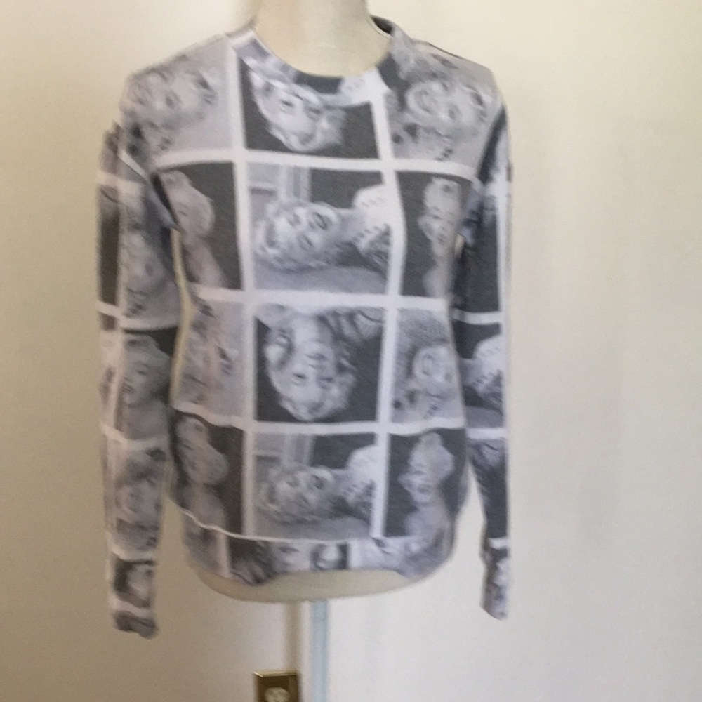 Marilyn Monroe gray and white sweatshirt size small